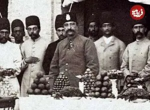 خاطره‌ای جالب از ناصرالدین‌شاه: میوه‌ای که خوشه‌اش شبیه انگور بود اما طعمش مثل بامیا!