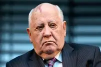 عکس| سفر در زمان؛ «گورباچف» در فرودگاه شونفلد در برلین؛ سال 1364