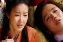 عکس| سفر زمان؛ چهرۀ «یونهوا، ندیمۀ یوجین» (امپراتور بادها) در 43 سالگی به همراه پسرش در رستوران