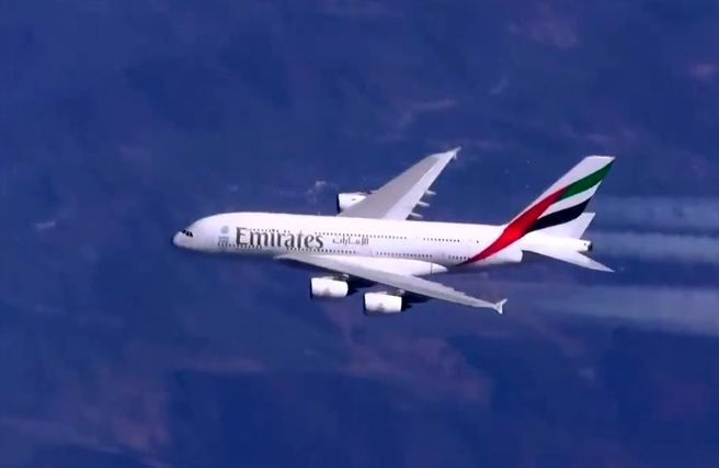 (ویدئو) مسابقه حیرت انگیز و تماشایی دو هواپیمای ایرباس A380 در ارتفاع 40000 پایی آسمان