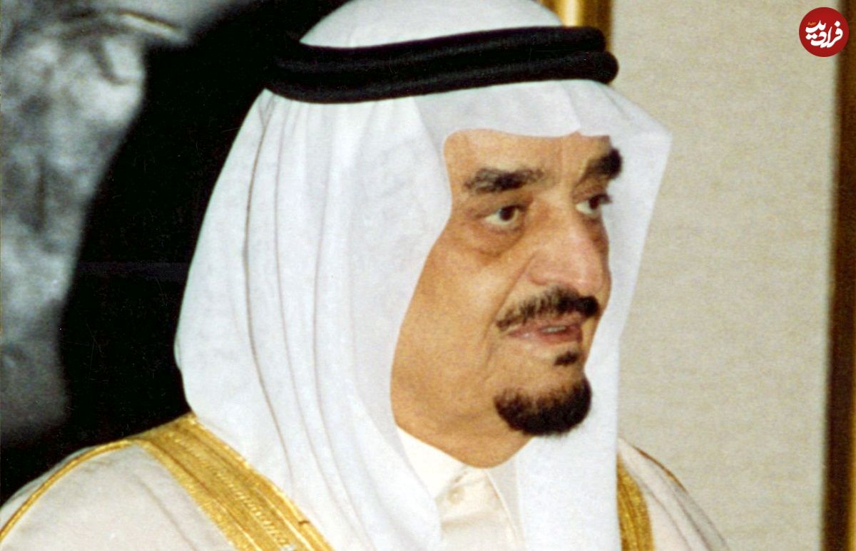 عکس؛ سفر در زمان؛ «ملک فهد، پادشاه عربستان در کنار نوه اش»؛ سال 1375