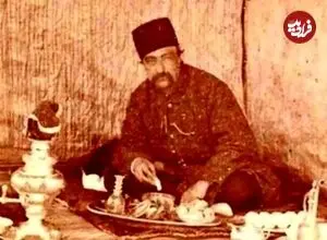 عکس| سفر زمان؛ ناصرالدین شاه و آرایشگر مخصوصش حاج حیدر در شکارگاه