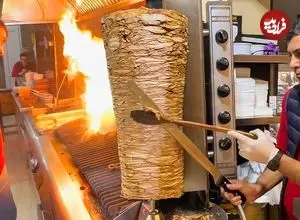 ببینید| غذای خیابانی در آذربایجان؛ پخت دونر کباب و شاورمای مرغ در باکو