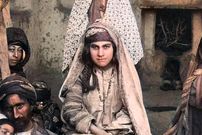 تصاویر؛ سفر به عصر قاجار؛ از «عکس یادگاری با دختر اروپایی» تا «بنّایی در جادۀ قزوین-رشت»