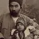 عکس| سفر زمان؛ عکس یادگاری یک خانواده ایرانی در دوران قاجار