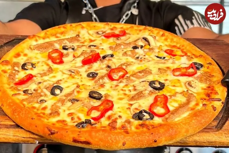 ببینید| غذای خیابانی در ایران؛ پخت پیتزا توسط یک آشپز مشهور