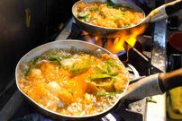 ببینید؛ غذای خیابانی در ژاپن؛ پخت نودل سوبا، اودون، کاتسودون و تمپورا در اوساکا
