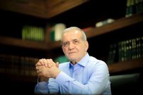 ببینید؛ تصاویری از لحظه تذکر دژبان تشریفات ریاست‌جمهوری به پزشکیان