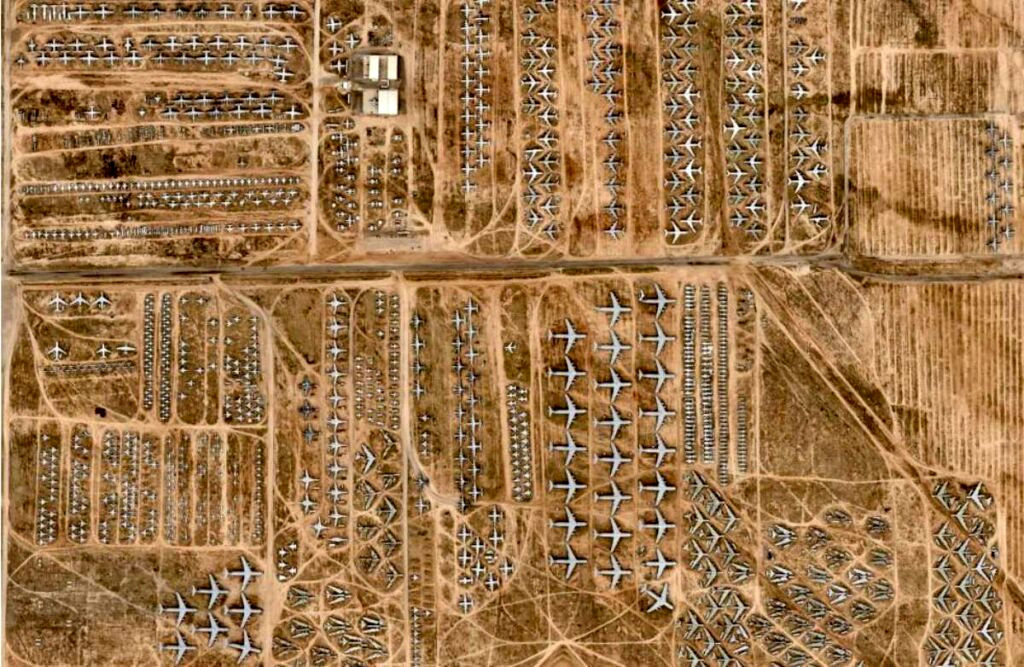 (ویدئو) تصاویری خیره‌کننده از بزرگ‌‌ترین گورستان هواپیمای جهان در آمریکا 
