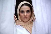 عکس| سفر در زمان؛ «صبا سهیلی» در 30 سالگی و در مراسم اکران فیلم گشت ارشاد 3؛ سال 1400