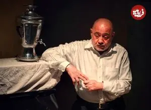 عکس| سفر در زمان؛ «خسرو احمدی» در جوانی و در کنار پدر و مادرش