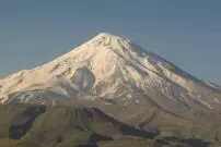 عکس یادگاری و جالب دو چوپان و شتر با کوه دماوند؛ سال 1339