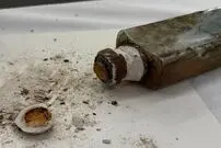 پیدا شدن «یادداشت صدسالۀ درون بطری» در صحنۀ یک تئاتر