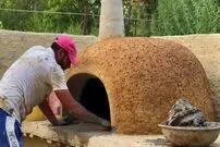 (ویدئو) فرآیند جالب ساخت یک «تنور سنتی» با خاک و گِل