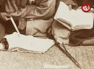 عکس| سفر زمان؛ تصویری از سه جوان درس‌خوان در دوران قاجار