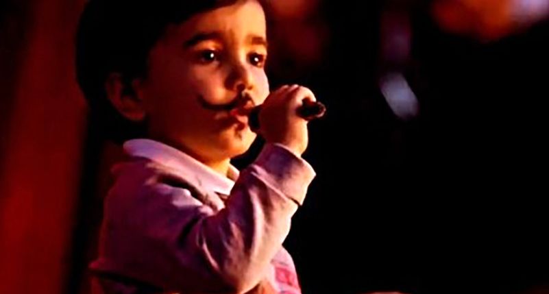 (ویدئو) خوانندگی جذاب کودکی با سبیل در کنسرت بهنام بانی