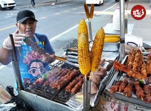 ببینید؛ غذای خیابانی در آمریکا؛ تهیه انواع کباب، سوسیس و بلال در نیویورک