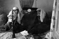 عکس؛ سفر در زمان؛ عکس یادگاری دو دختر قجری
