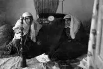 عکس؛ سفر در زمان؛ عکس یادگاری دو دختر قجری