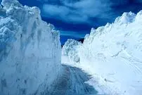 ارتفاع 4.5 متری برف در برخی مناطق یک شهر ایران؛ یک مقام دولتی: بی سابقه است!