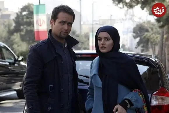 عکس| سفر زمان؛ بازیگران سریال «آوای باران» دور یک میز در تالار؛ «بیتا، سینا، کیانوش، حامد و باران»