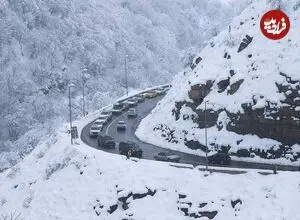 عکس| سفر زمان؛ اتومبیل قدیمی در یک جاده برفی در ایران؛ 94 سال قبل