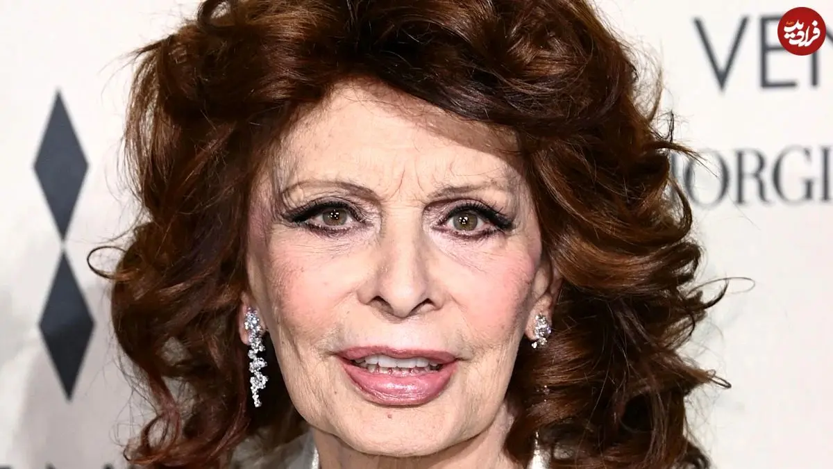 عکس| سفر در زمان؛ «سوفیا لورن» در کنار خانواده در جشن کریسمس در رم؛ سال 1333