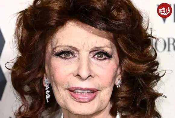 عکس| سفر در زمان؛ «سوفیا لورن» در کنار خانواده در جشن کریسمس در رم؛ سال 1333