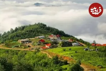 عکس| سفر زمان؛ منظرۀ چشم‌نواز «یک روستا در مازندران» در حدود 90 سال قبل