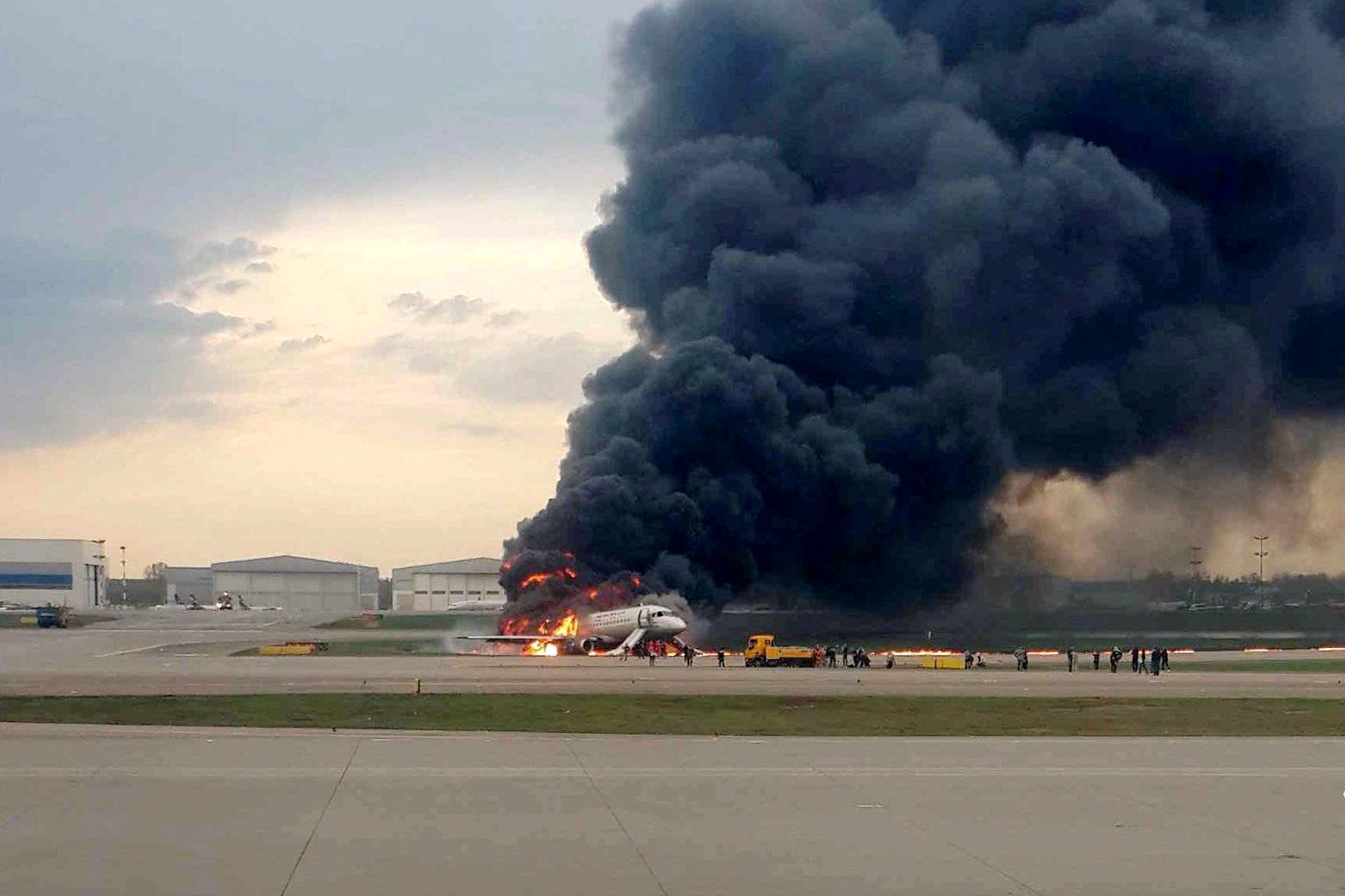 (ویدیو) سانحه آتش سوزی در پرواز پر از مسافر فلای دوبی
