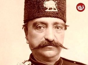 سفر در زمان؛ خاطرات ناصرالدین‌شاه: روی سنگ بزرگی به خط میخی نوشته‌اند، آدم دلش تنگ می‌شد که نمی‌توانست بخواند