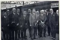 عکس؛ سفر در زمان؛ عبدالحسین تیمورتاش در مترو لندن