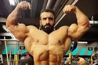(عکس) رونمایی هادی چوپان از عضلات آماده فرزندش پس از تمرین