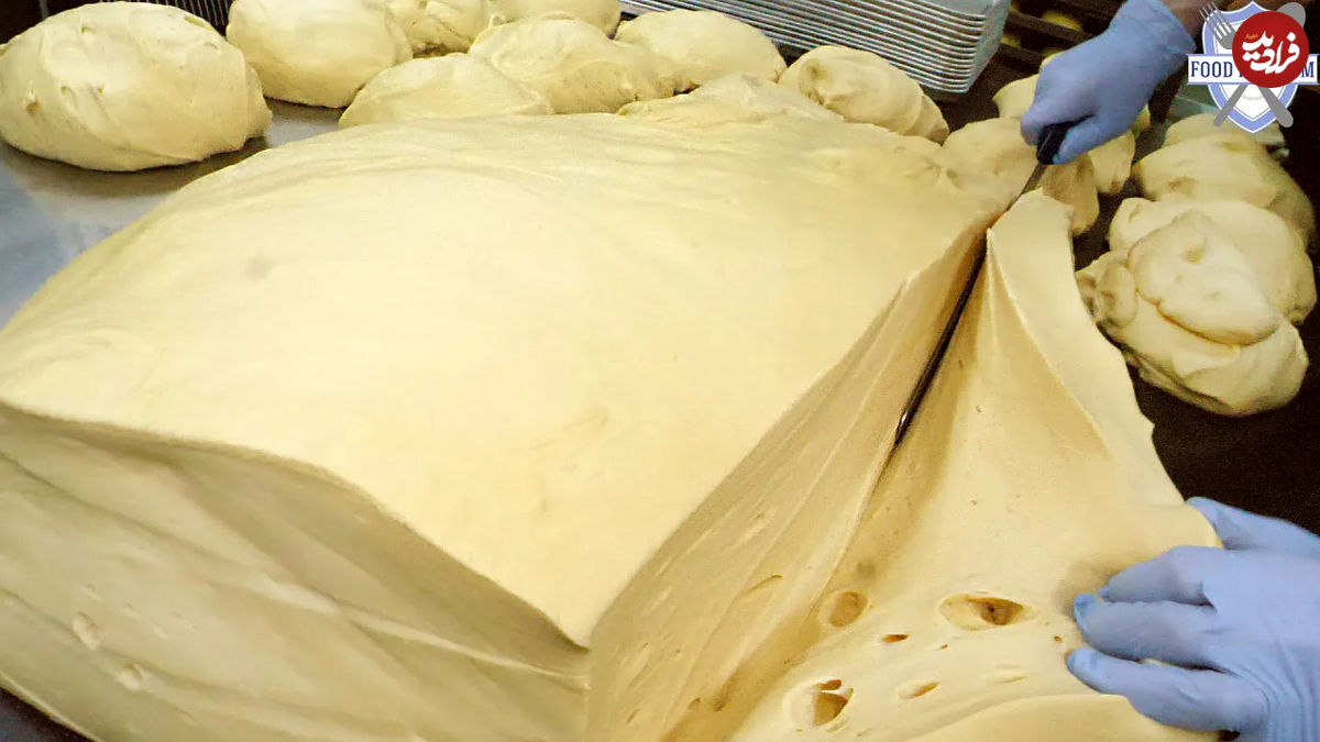 (ویدئو) نمایی دیدنی از تولید انبوه نان پای مانجو در کارخانه ای در کره جنوبی