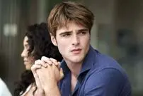 حادثه‌ای وحشتناک برای جیکوب الوردی در فیلم «بلندی‌های بادگیر»