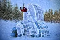 ببینید| مراحل دیدنی ساخت یک ایگلوی دو طبقه اسکیموها در دمای منفی 44 درجه 