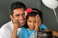 ببینید؛ منوچهر هادی، سوفیا را با این هدیه سورپرایز کرد