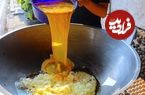 ببینید| غذای خیابانی در اندونزی؛ پخت غذابا برنج، تخم مرغ و سبزیجات در جاکارتا