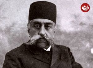 عکس؛ سفر به تاریخ؛ «مادر مظفرالدین شاه» در پیری در کنار «خواجه‌هایش»
