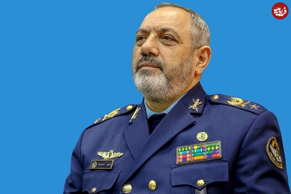 عکس؛ سفر در زمان؛ «نصیرزاده، وزیر دفاع» در حال گفتگو با سردار سلیمانی؛ دهه 90