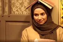عکس| سفر در زمان؛ «رویا مرزبان» در پشت صحنه سریال کلینیک رویا و در کنار یک هوادار