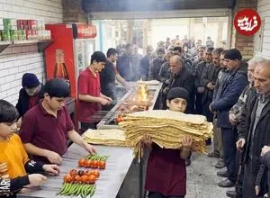 ببینید| غذای خیابانی در ایران؛ تهیه کباب کوبیده با نان سنگک در تهران
