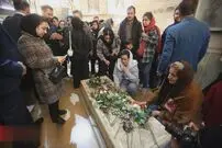 (تصاویر) گلباران آرامگاه کریم خان زند