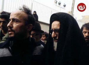 عکس| سفر در زمان؛ «آیت‌الله طالقانی» در حال اقامه نماز جماعت در ارتفاعات طالقان؛ دهه 40