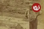 عکس| سفر زمان؛ مسافرانی با لباس‌های مندرس در امامزاده هاشم رشت؛ 140 سال قبل