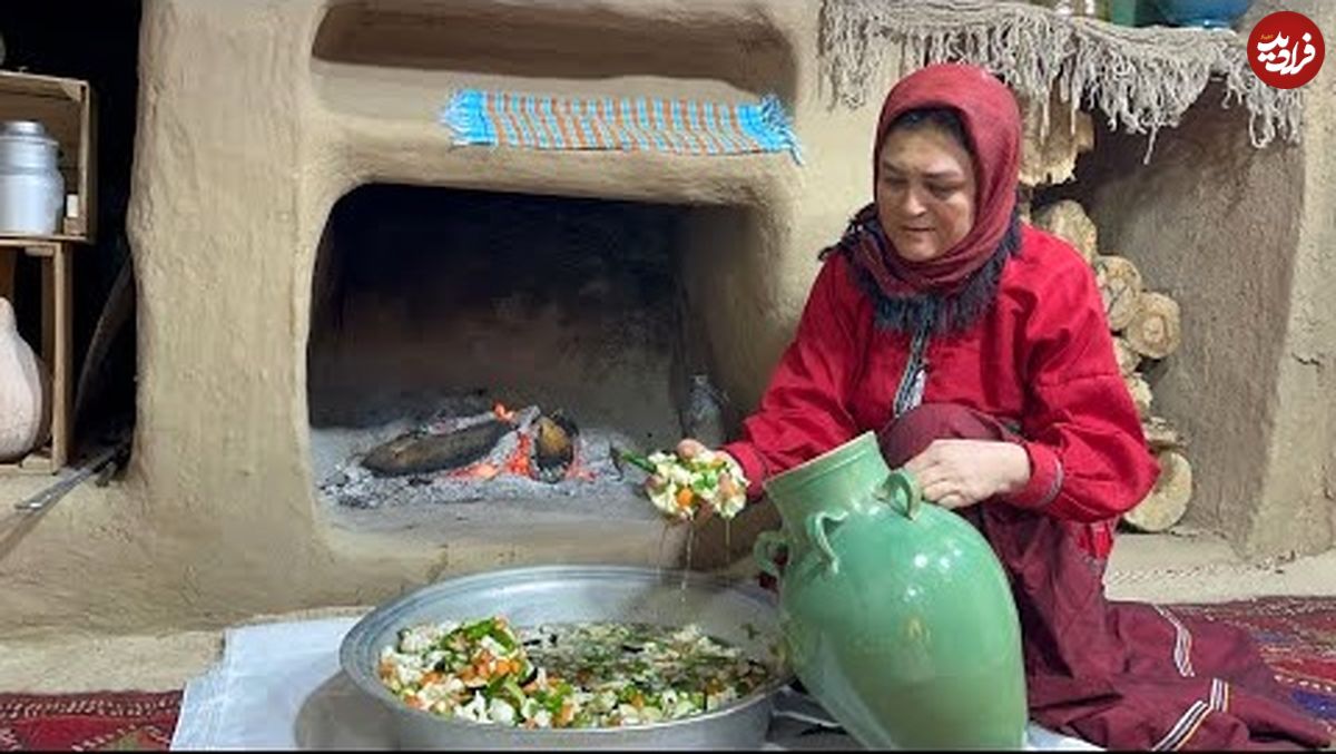 (ویدئو) غذای روستایی در ایران؛ فرآیند درست کردن ترشی هفت بیجار