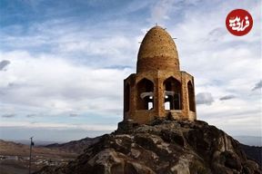 عکس؛ داستان کوه گنبد باز نطنز چیست ؟ مقبره‌ باز شکاری محبوب شاه عباس صفوی را ببینید
