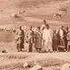 عکس| سفر زمان؛ آبتنی کودکان و مردان ایرانی در یک چشمه در دوران قاجار