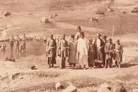 عکس| سفر زمان؛ آبتنی کودکان و مردان ایرانی در یک چشمه در دوران قاجار