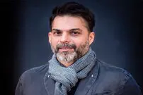 عکس خاص پیمان معادی در پشت صحنه یک سریال جدید 
